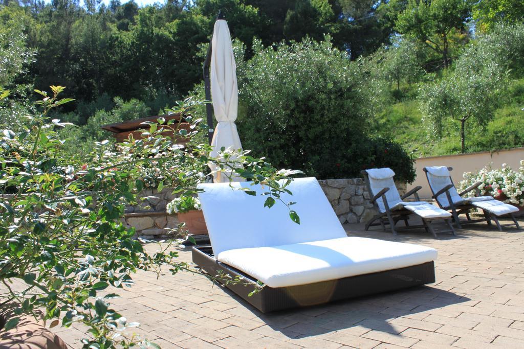 Torre Del Falco Guest House สโปเลโต ภายนอก รูปภาพ