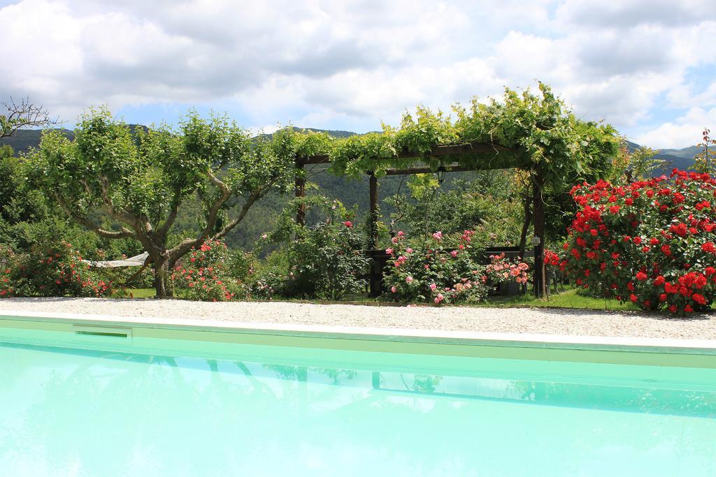 Torre Del Falco Guest House สโปเลโต ภายนอก รูปภาพ