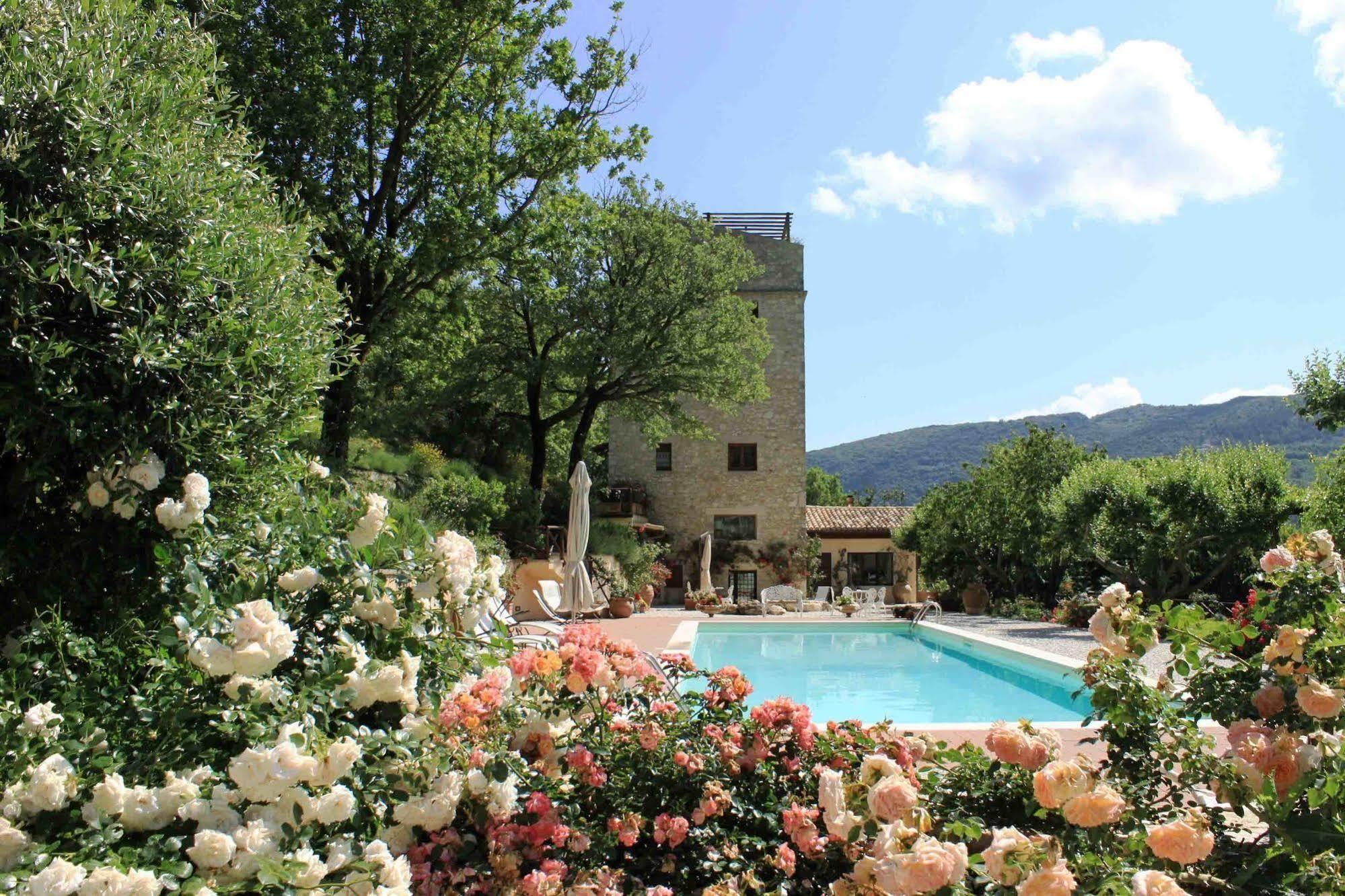 Torre Del Falco Guest House สโปเลโต ภายนอก รูปภาพ