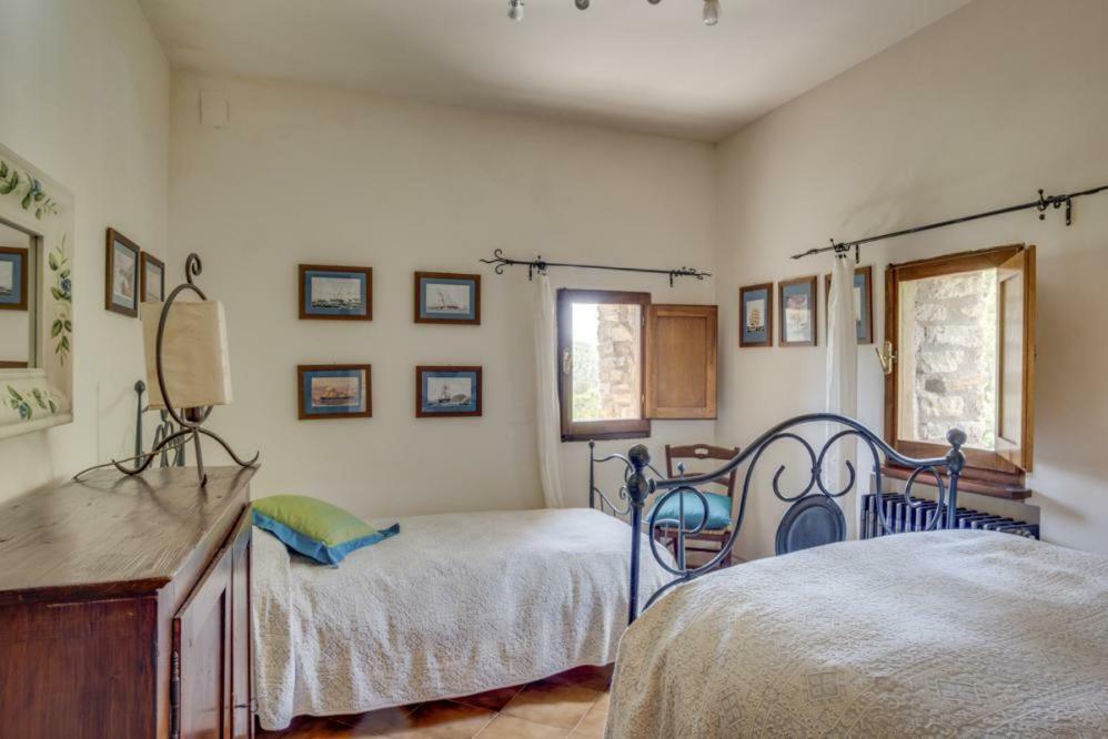 Torre Del Falco Guest House สโปเลโต ภายนอก รูปภาพ